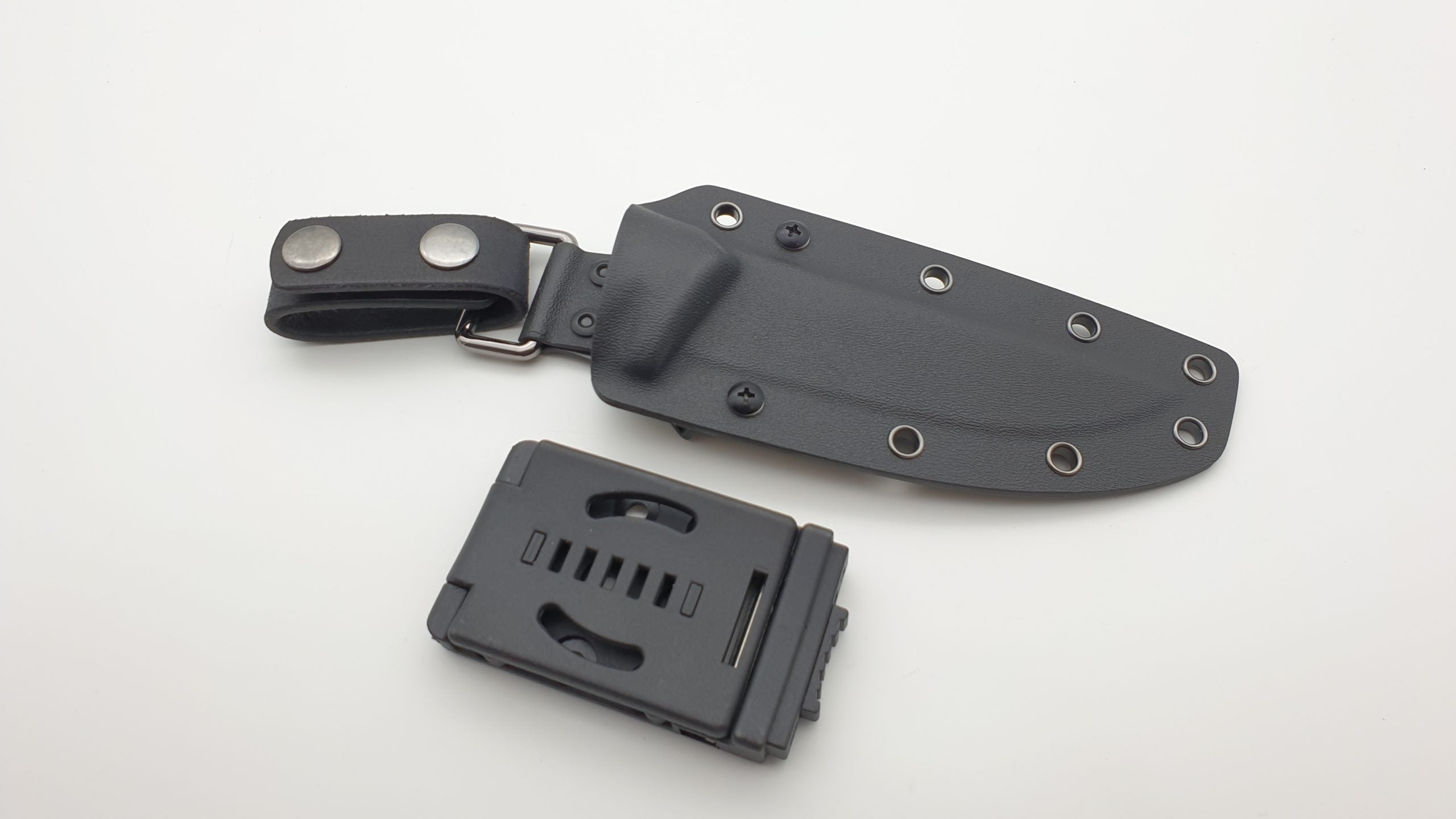 Odin Kydex Messerscheide mit Tek Lok und Dangler-Adapter