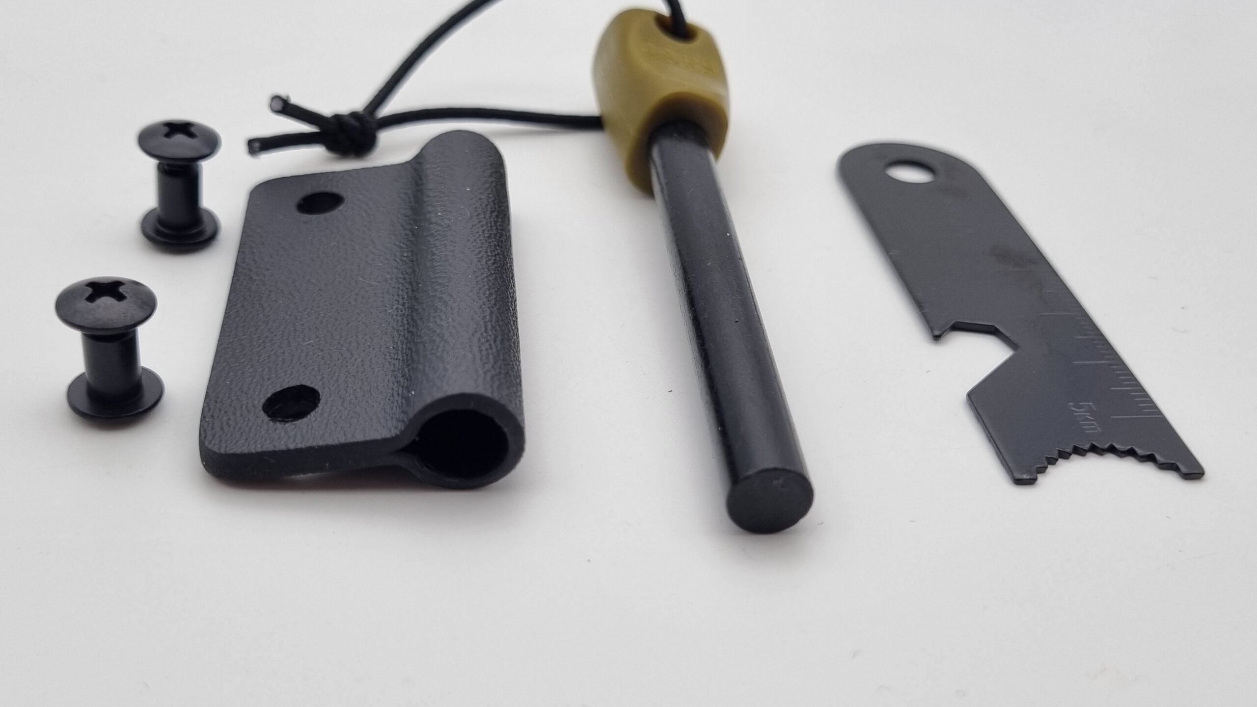 JARS Feuerstahl mit universal Kydex-Halterung Holster