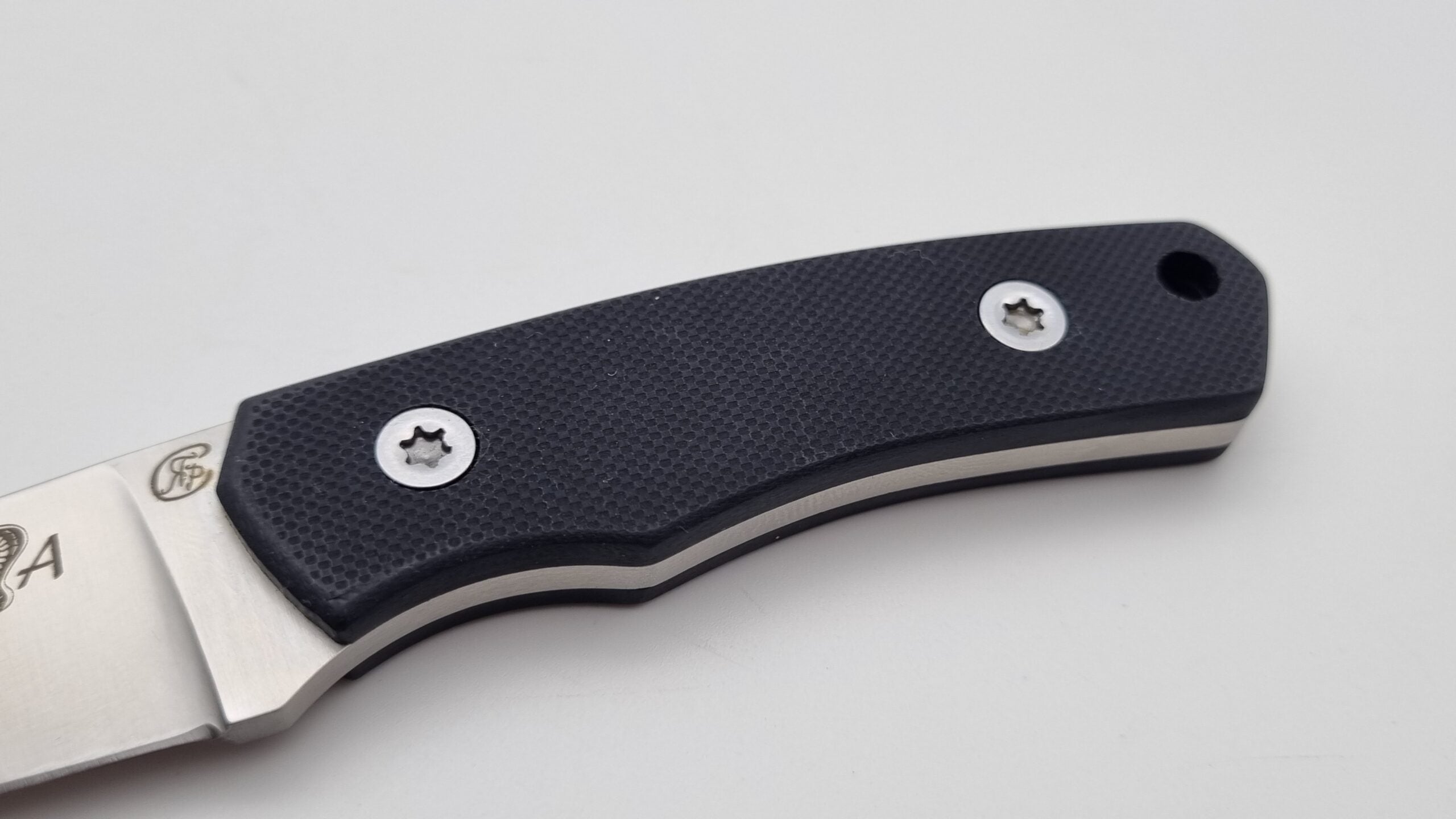 NAJA (Kobra) JARS Neck Knife von Jackknife EDC G10 Schwarz N690 Stahl 60 HRC