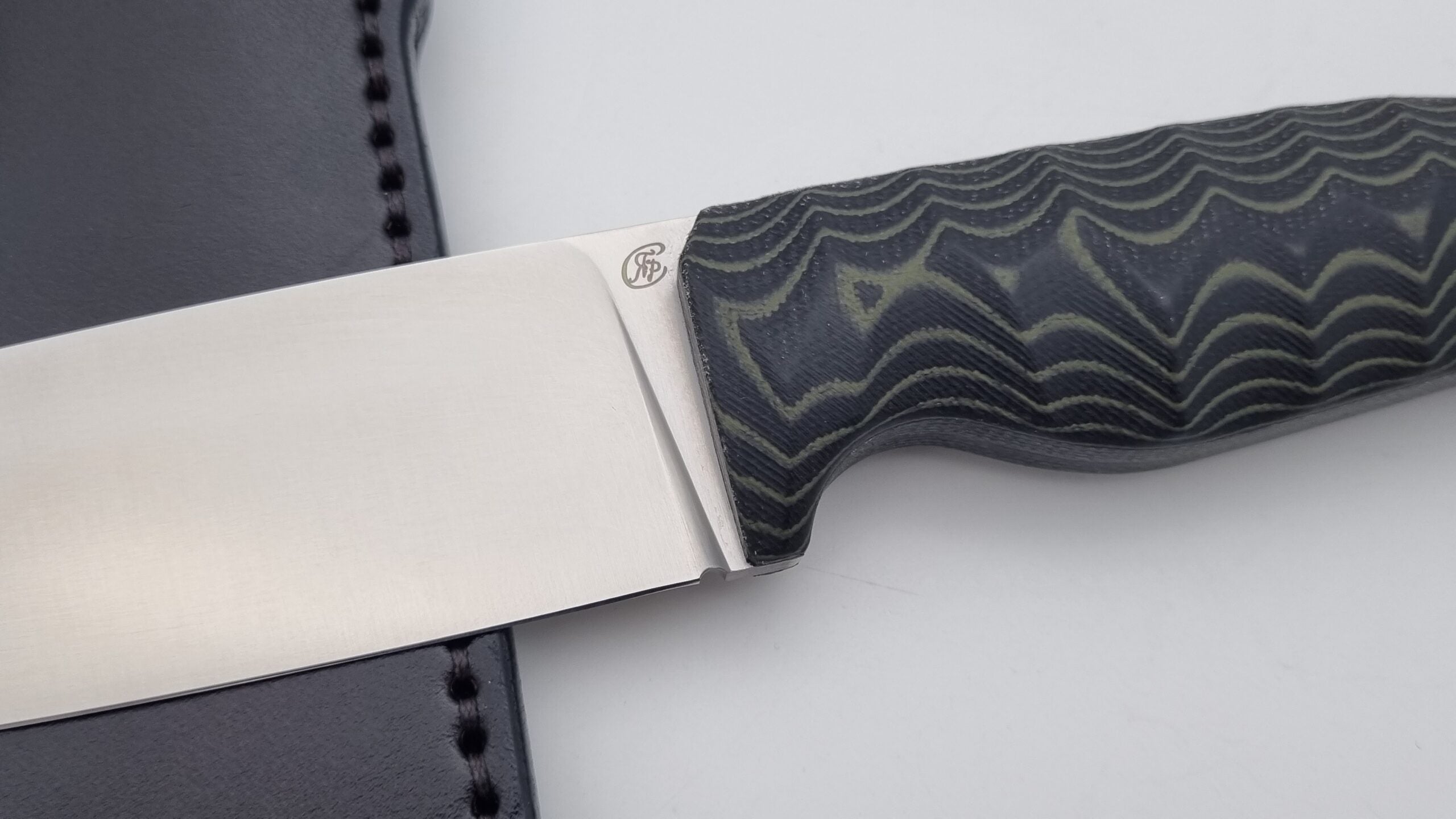 Berserker JARS Jagd Outdoor Messer Green/Black Micarta Leder