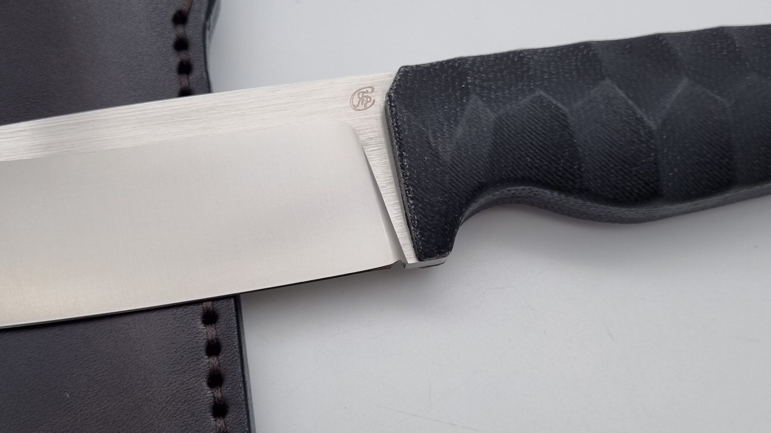 Leopard JARS Jagd Outdoor Messer Black Micarta Leder