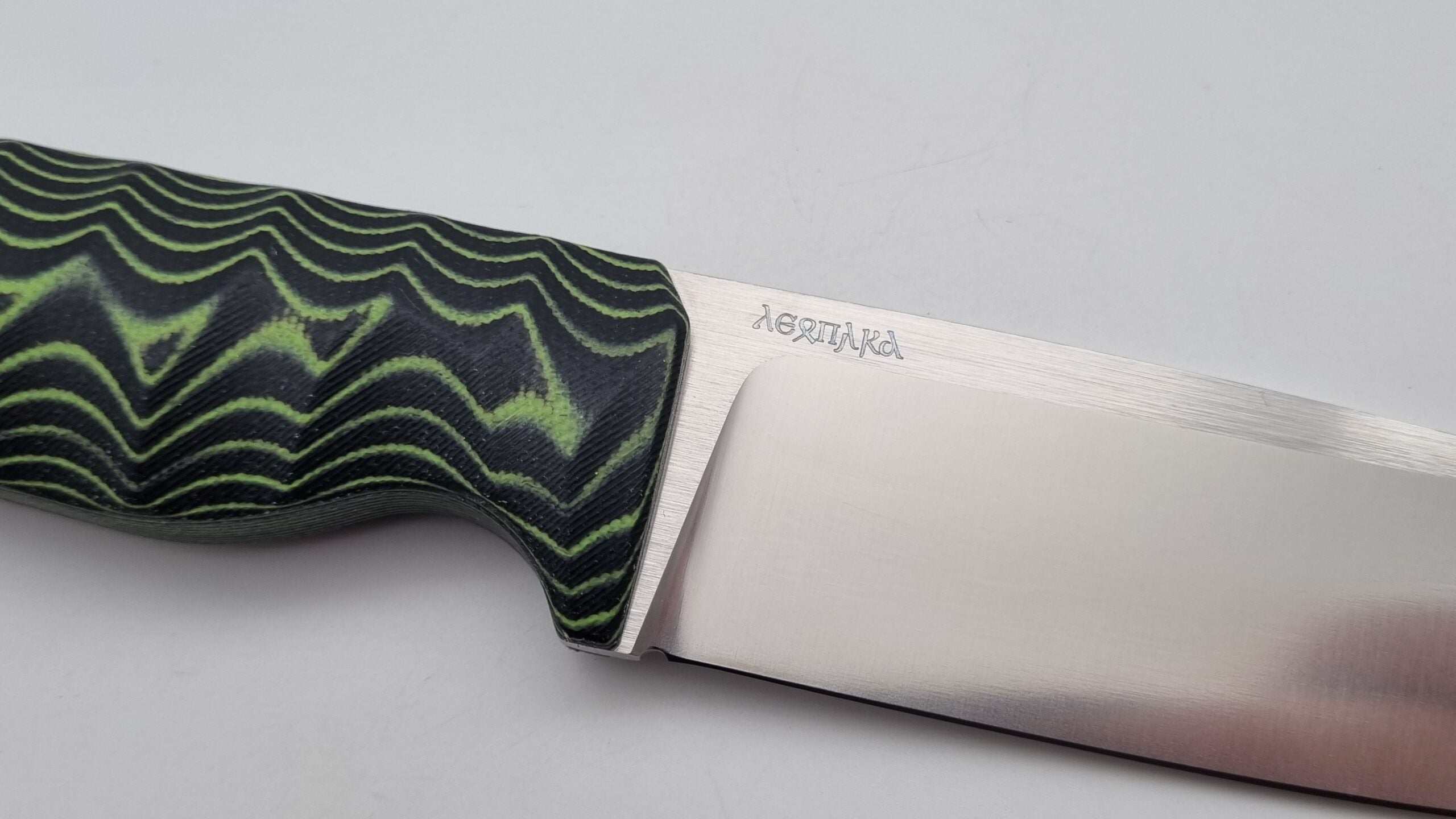 Leopard JARS Jagd Outdoor Messer Neon/Black Micarta Kydex
