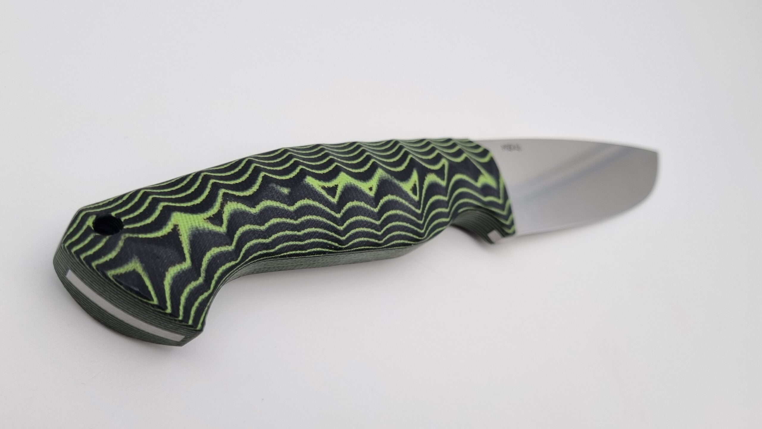 Norka JARS Jagd Outdoor Messer N690 60HRC    Neon/Black Micarta Kydex