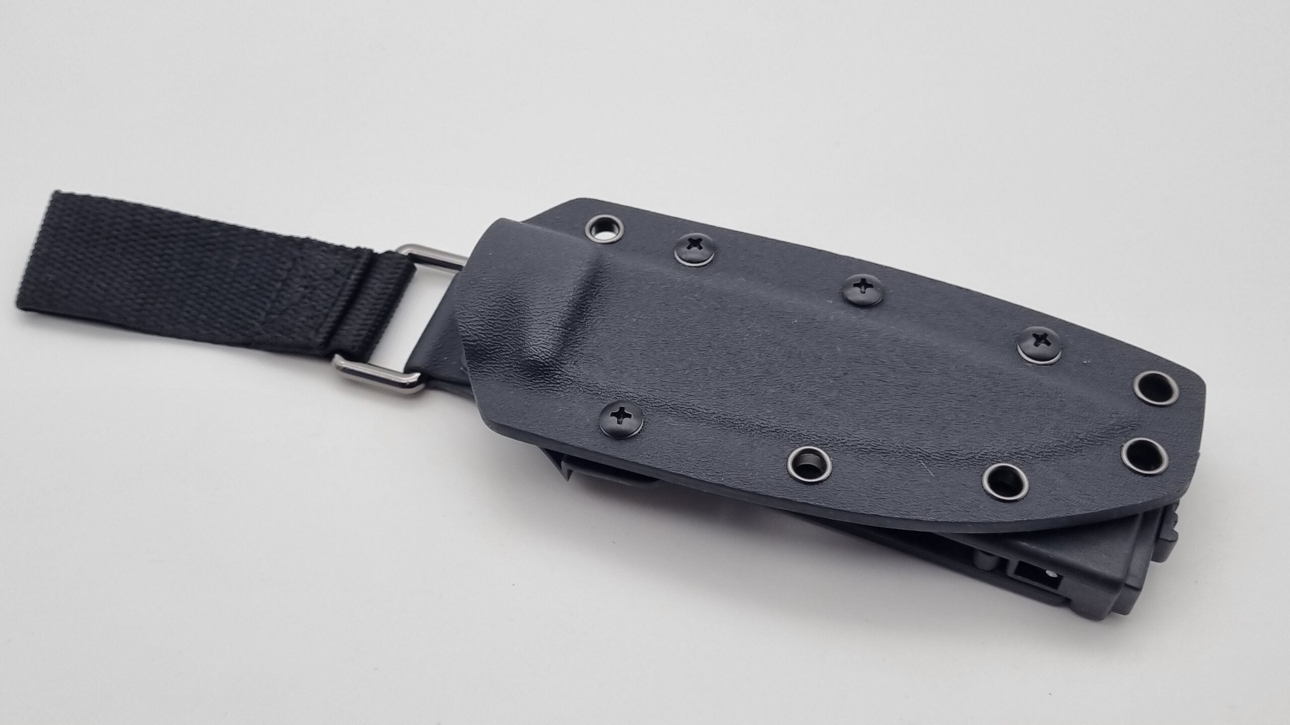 Berserker Kydex Messerscheide mit Tek Lok und Dangler-Adapter