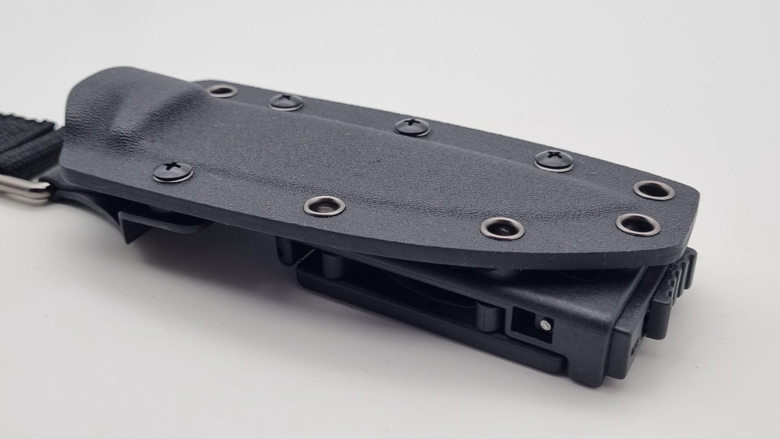 Norka Kydex Messerscheide mit Tek Lok und Dangler-Adapter