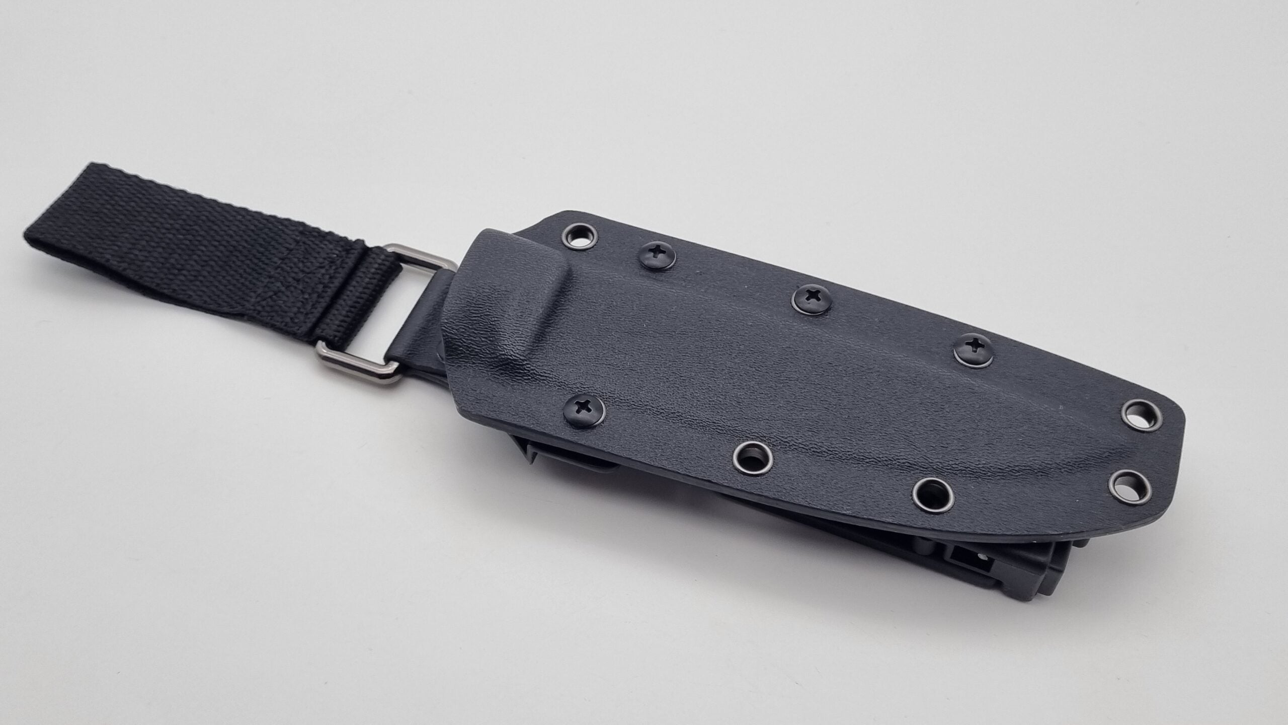 Norka Kydex Messerscheide mit Tek Lok und Dangler-Adapter