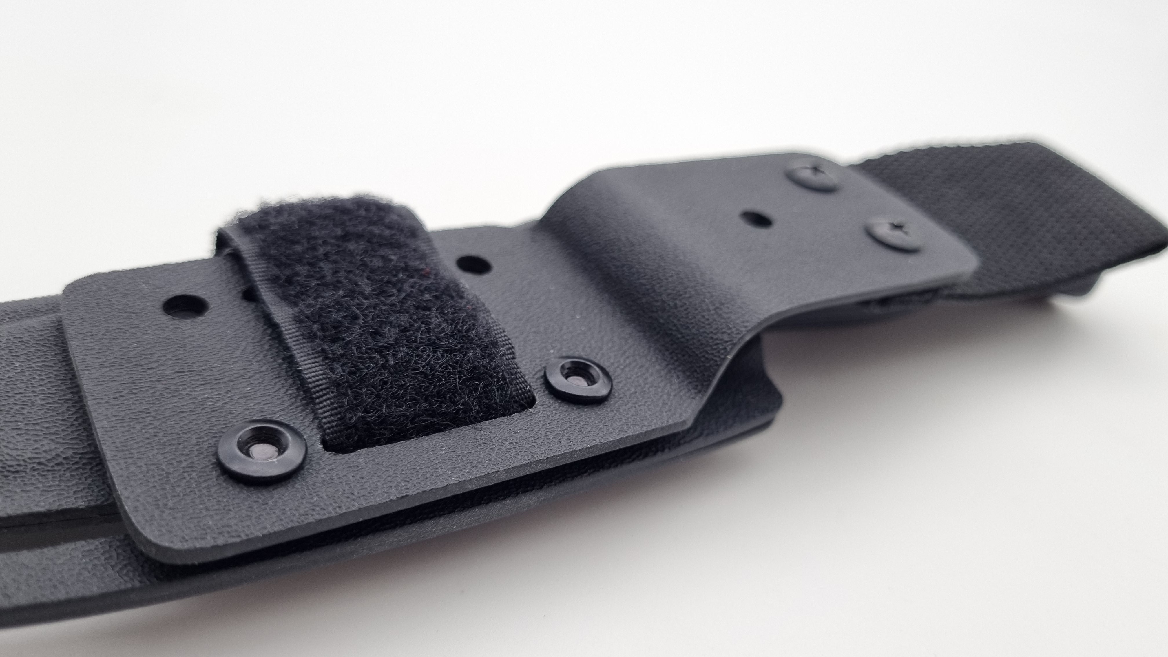 Universal Kydex Dangler-Adapter mit Cordura Gurtring und Klettstreifen Größe M